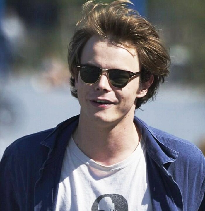 Charlie Heaton Height Age Weight Measurement Wiki Bio and Net Worth