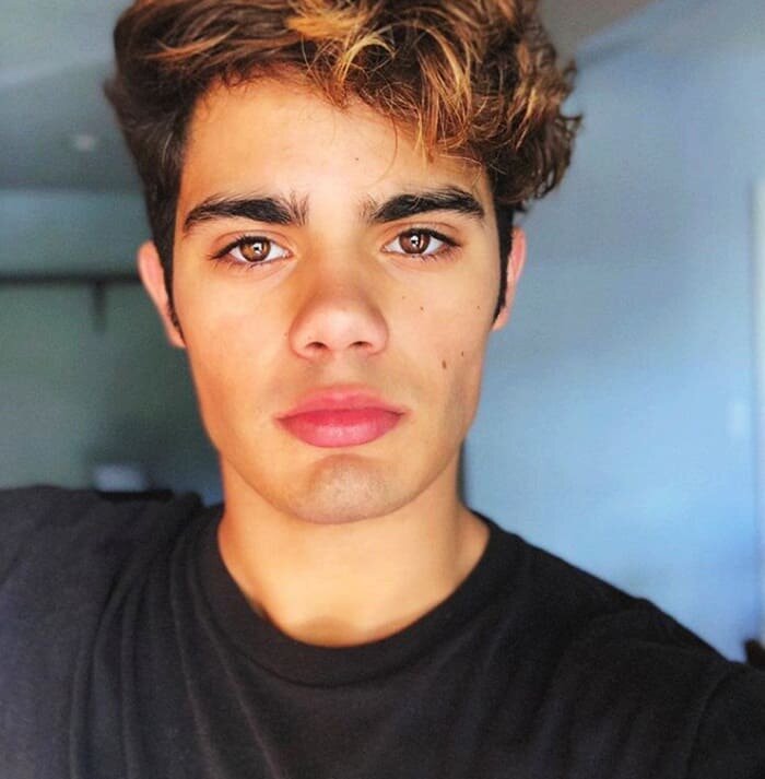 Emery Kelly Height Age Weight Wiki Biography & Net Worth