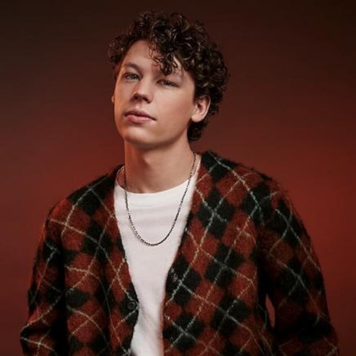 Van Crosby Height Age Weight Measurement Wiki Bio and Net Worth