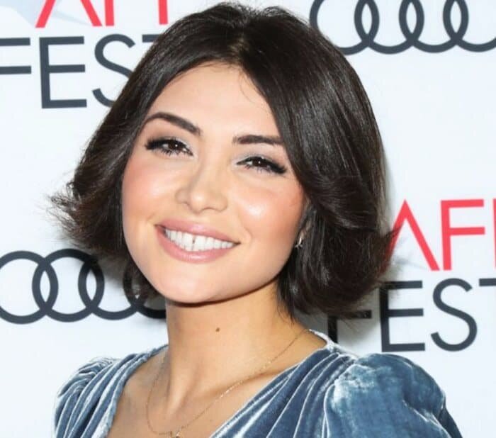 Daniella Pineda Height Age Weight Measurement Wiki Bio and Net Worth