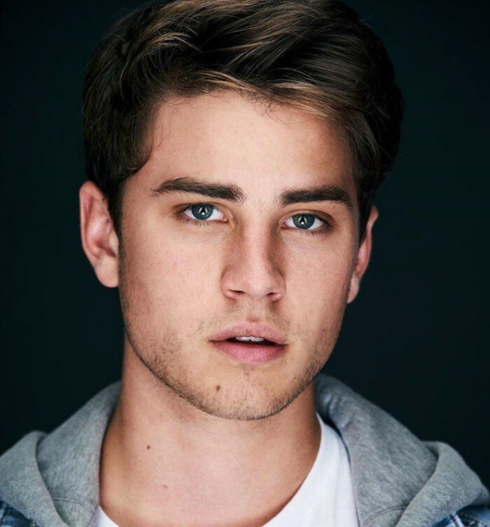 Carson Rowland Height Age Weight Measurement Wiki Bio and Net Worth