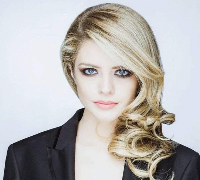 Alexandra Dinu Height Age Weight Measurement Wiki Bio and Net Worth