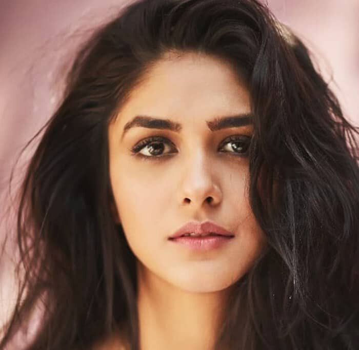 Mrunal Thakur Height Age Weight Measurement Wiki Bio Net Mrunal Thakur Height Age Weight Measurement Wiki Bio Net