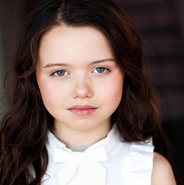 Violet McGraw Height Age Weight Measurement Wiki Bio and Net Worth