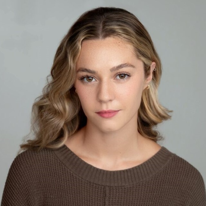 Chloe Lang Height Age Weight Measurement Wiki Bio and Net Worth