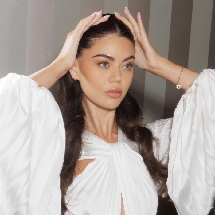 Emily Canham Height Age Weight Measurement Wiki Bio and Net Worth