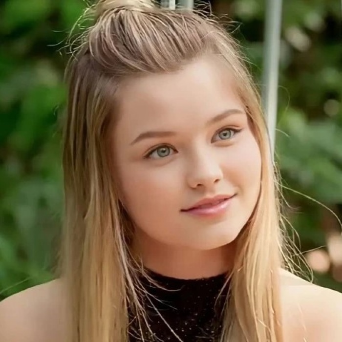 Isabella Tena Height Age Weight Measurement Wiki Bio & Net Worth