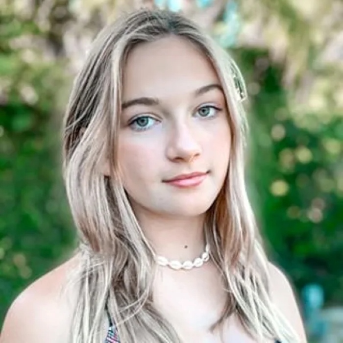 Isla Stanford Height Age Weight Measurement Wiki Bio and Net Worth