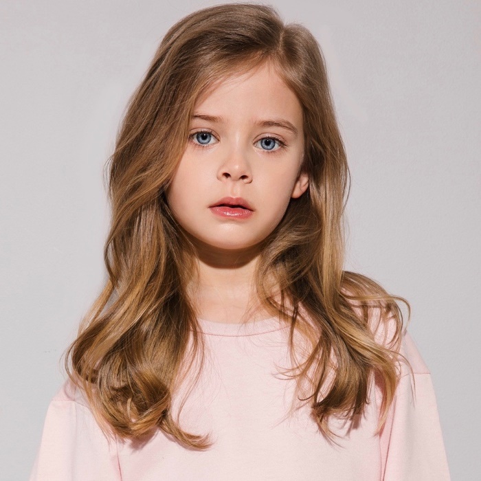 Carina Battrick Height Age Weight Measurement Wiki Bio and Net Worth