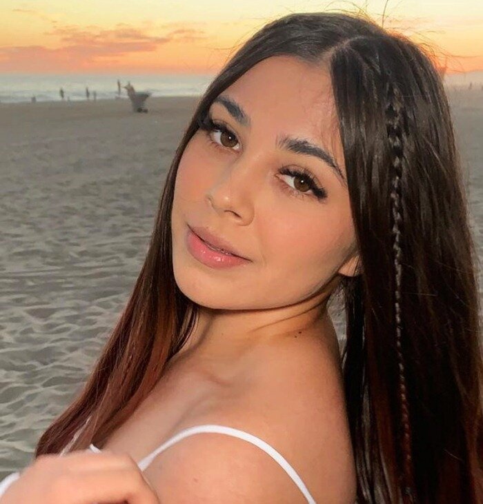 Bella Retamosa Height Age Weight Measurement Wiki Bio and Net Worth