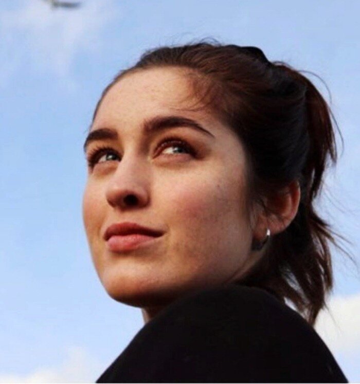 Danielle Galligan Height Age Weight Measurement Wiki Bio and Net Worth
