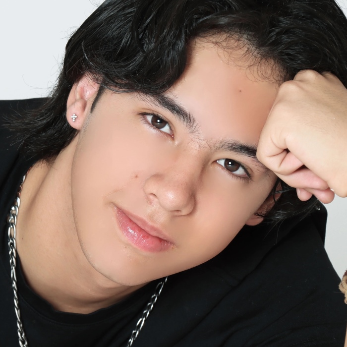 Eduardo Minett Height Age Weight Measurement Wiki Bio and Net Worth