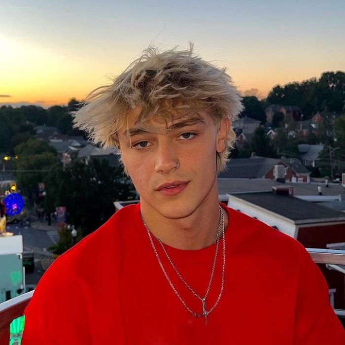 Gage Bills Height Height Age Weight Measurement Wiki Bio and Net Worth