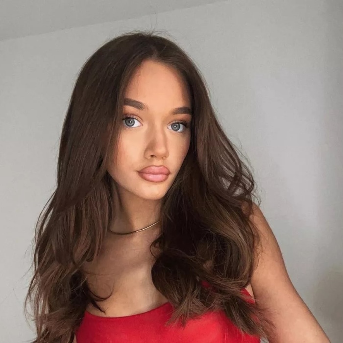 Phoebe Tomlinson Height Age Weight Measurement Wiki Bio and Net Worth
